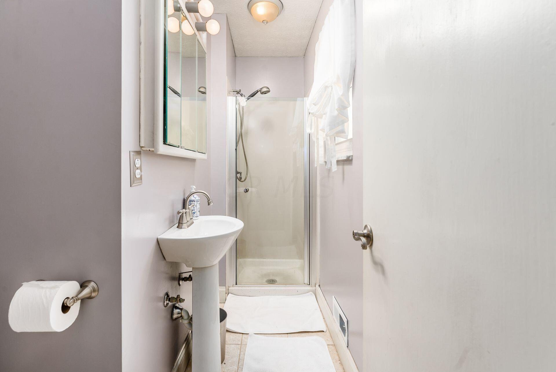 7080 Rieber Street Columbus, OH 43085 - Photo 21 of 55 Full Bath in Owners Suite