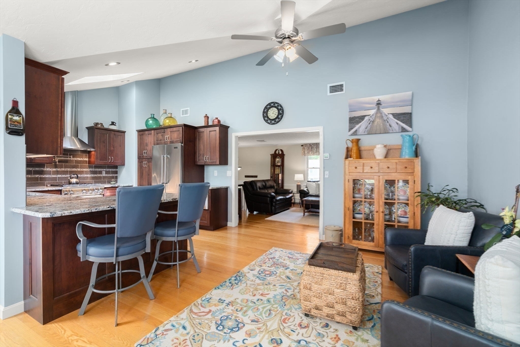 18 Liberty Road Marshfield, MA 02050 - Photo 9 of 33