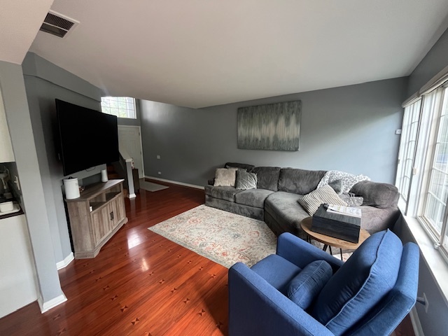 1367 Spaulding Road Bartlett, IL 60103 - Photo 7 of 27 Gallery Image 7