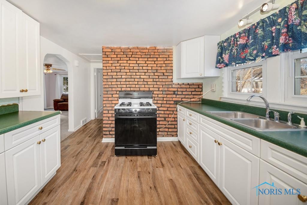 5913 Chippewa Road Toledo, OH 43613 - Photo 12 of 32 Gallery Image 12