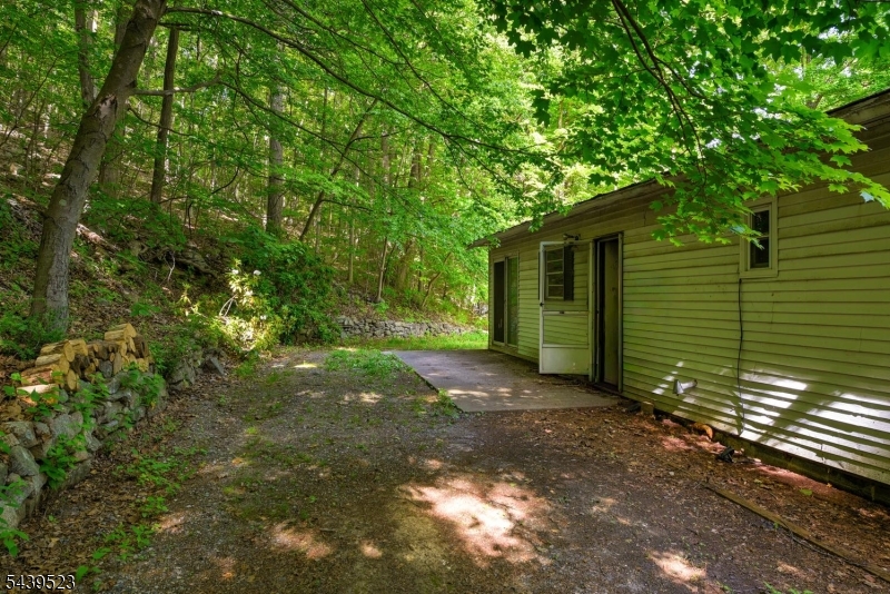 77 Sand Pond Road Hamburg, NJ 07419 - Photo 40 of 44