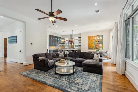 $1,250,000 | 815 East 27th Street, Houston, TX 77009