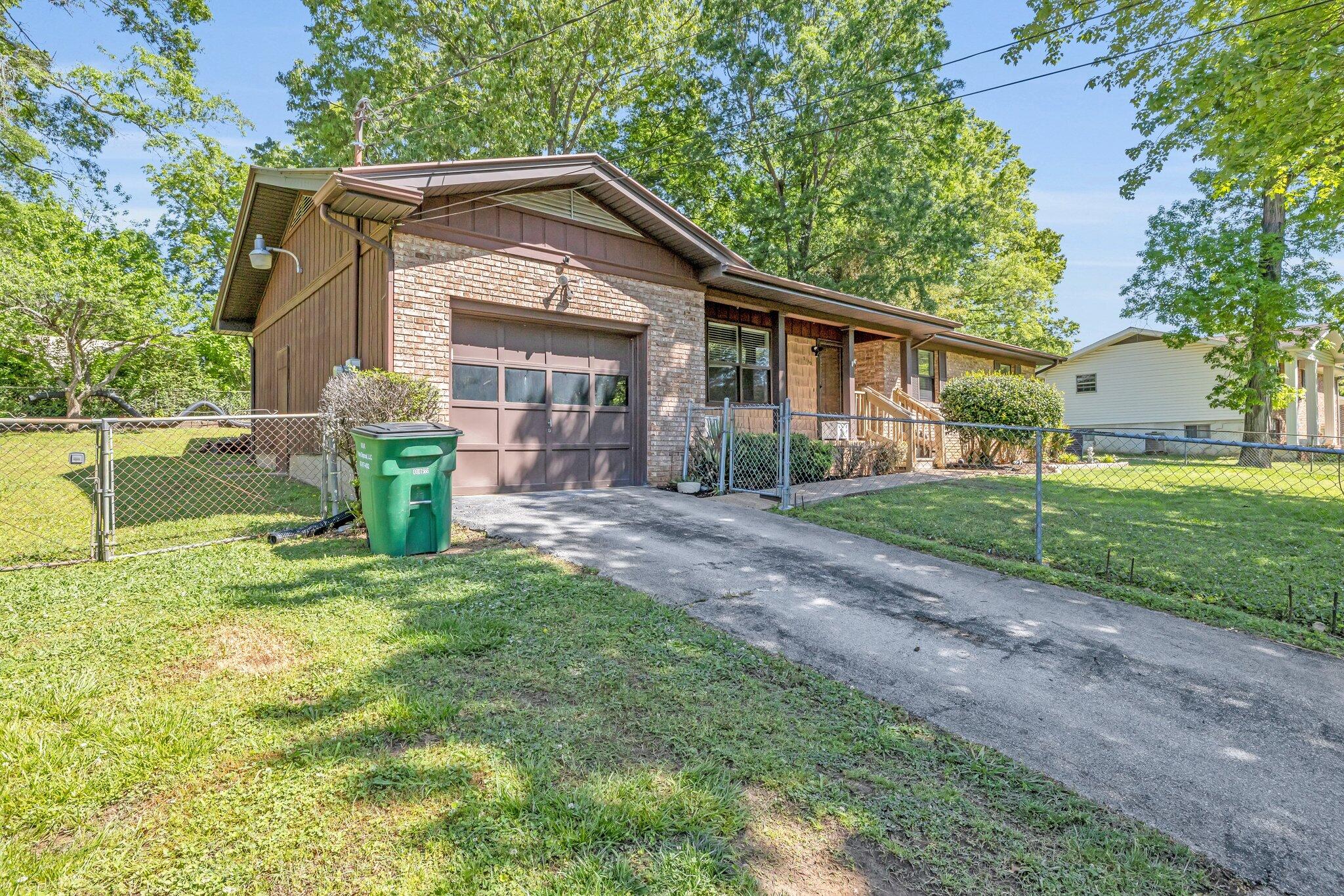 7809 Hale Road Hixson, TN 37343 - Photo 3 of 25 large-018f3b05-5e68-71fe-8961-74446abf5a