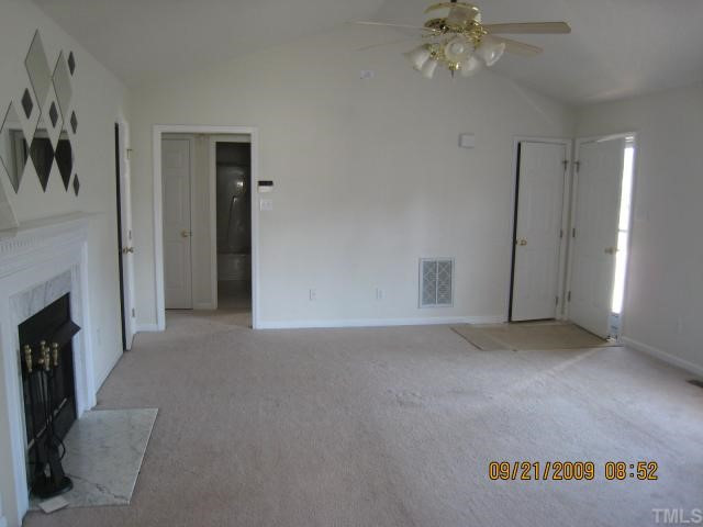 681 Rock Pillar Road Clayton, NC 27520 - Photo 4 of 6 Den/Family/Great Room