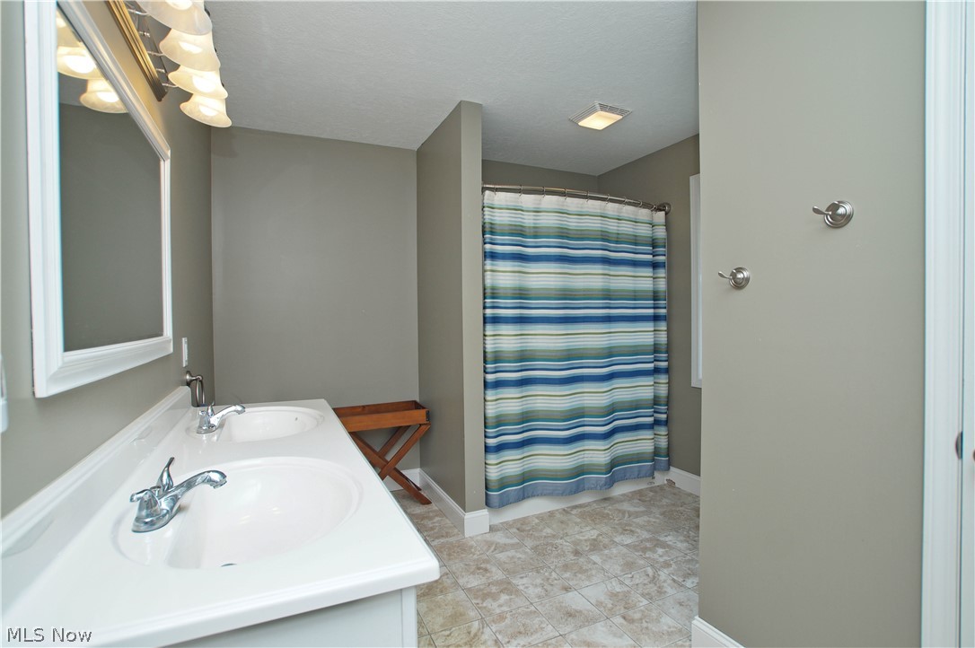 4600 Gates East Road Middlefield, OH 44062 - Photo 19 of 34 Gallery Image 19