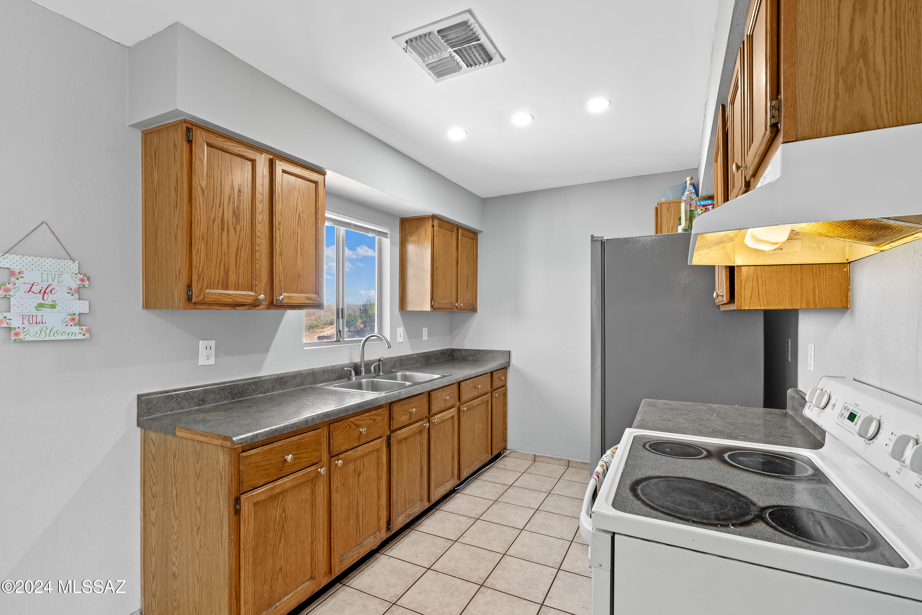 914 Mura Lane Rio Rico, AZ 85648 - Photo 6 of 22