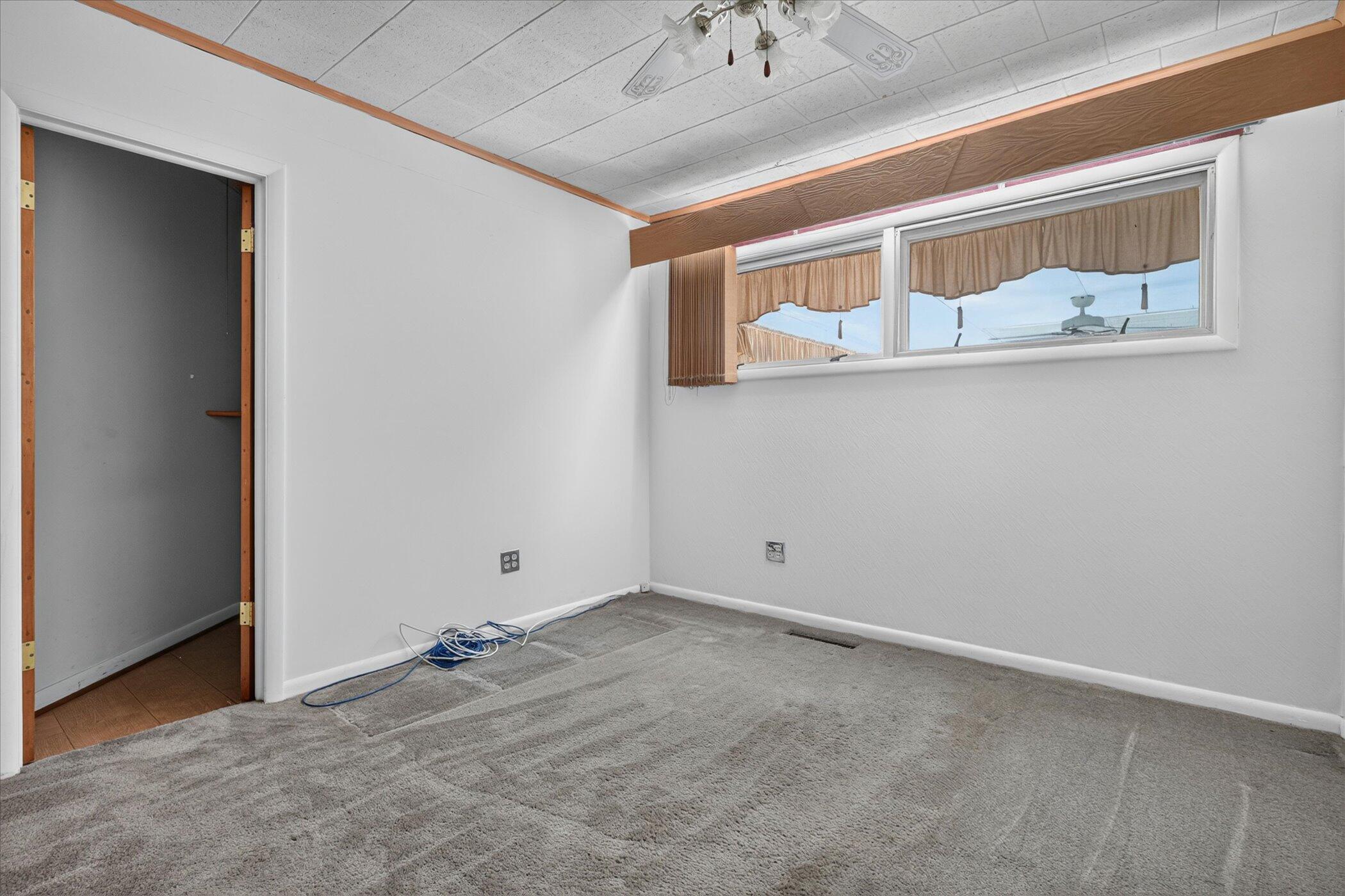 1051 Sylvan Road Benton Harbor, MI 49022 - Photo 15 of 48 24-1051-Sylvan-Rd-Benton-Harbor-MI-49022