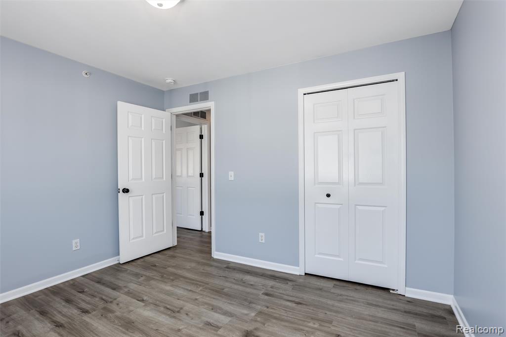 1111 Beaver Run Troy, MI 48083 - Photo 12 of 20