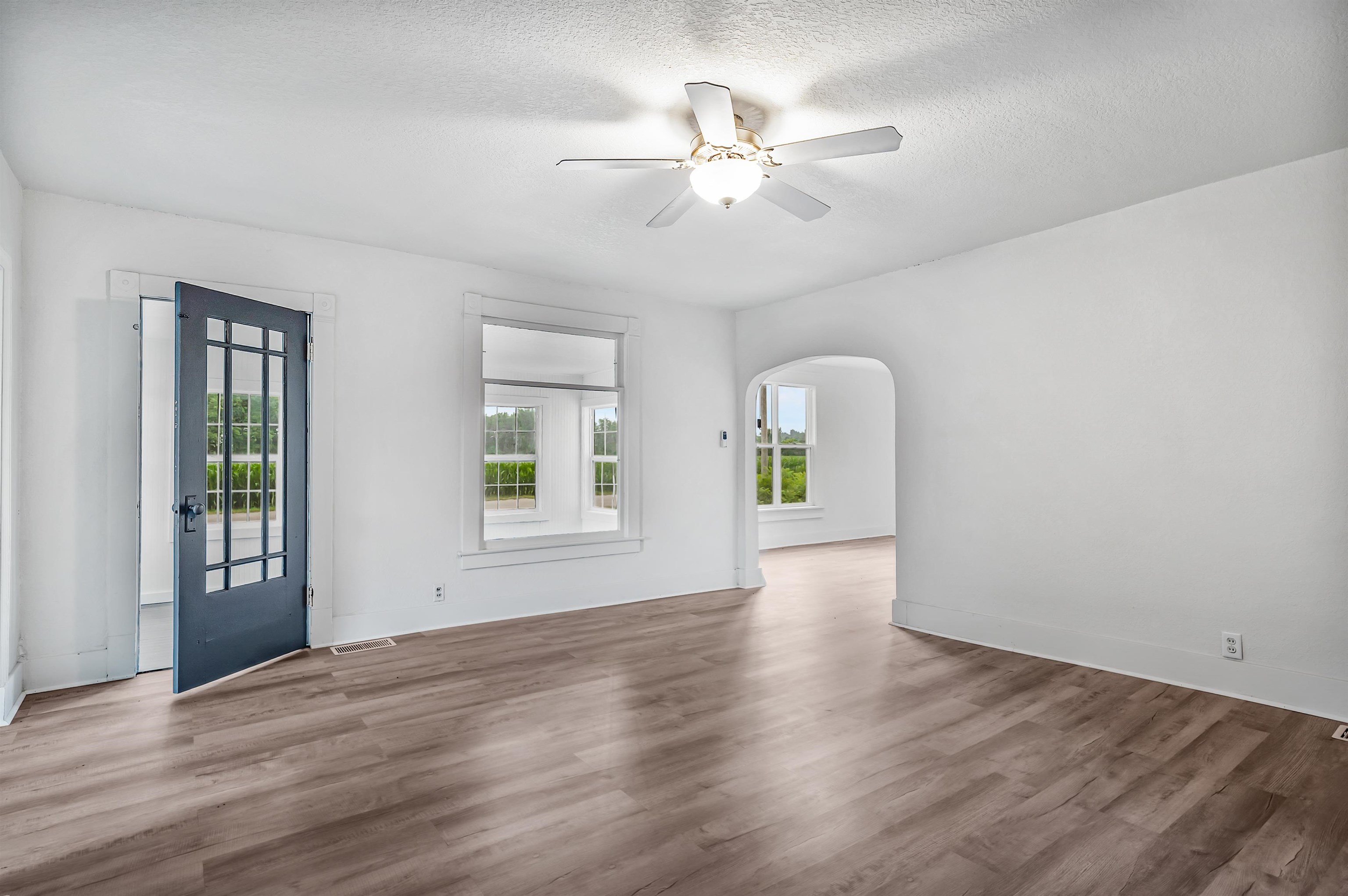 3553 South Country Club Road Warsaw, IN 46580 - Photo 11 of 35 Gallery Image 11