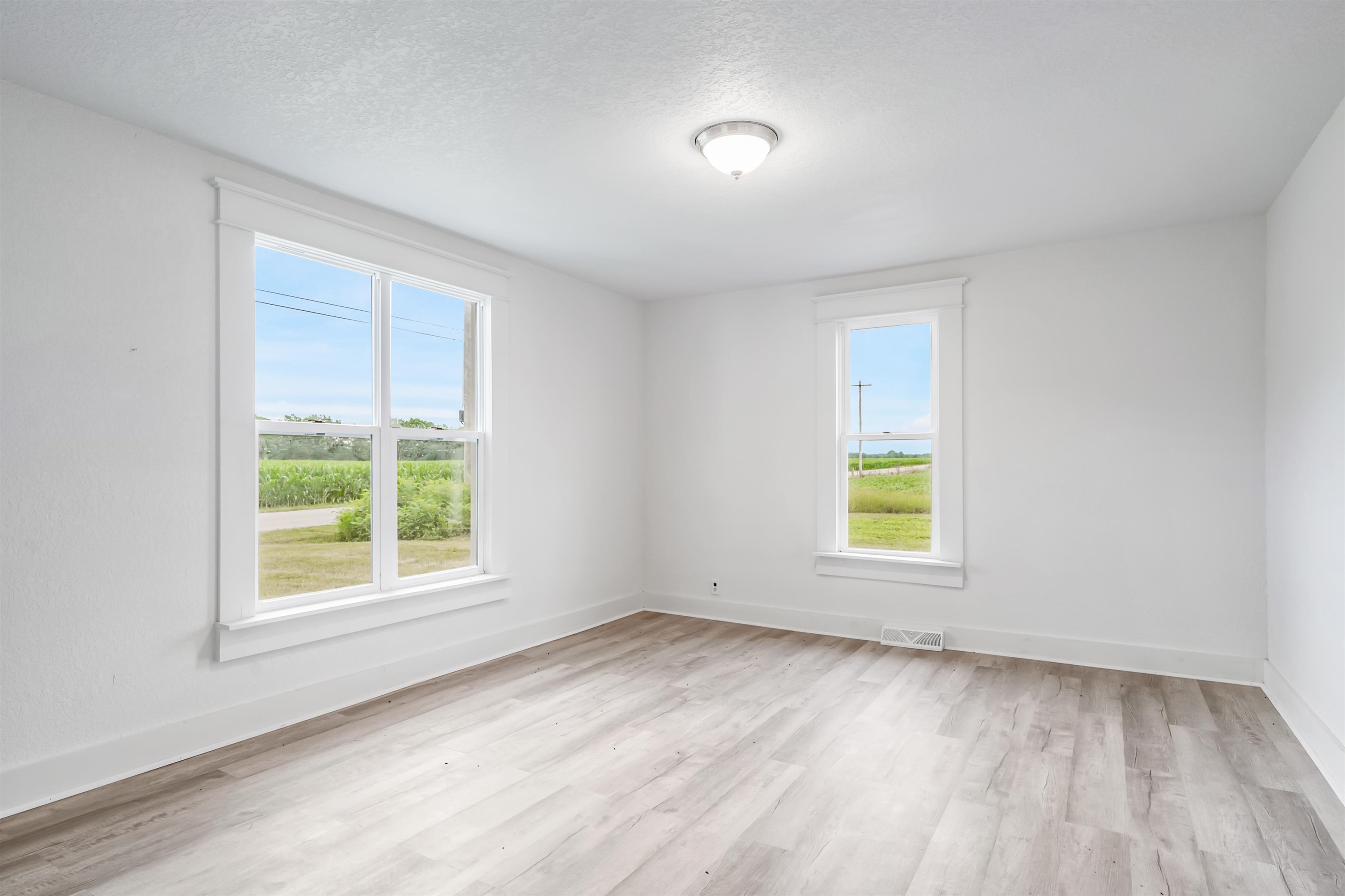 3553 South Country Club Road Warsaw, IN 46580 - Photo 12 of 35 Gallery Image 12
