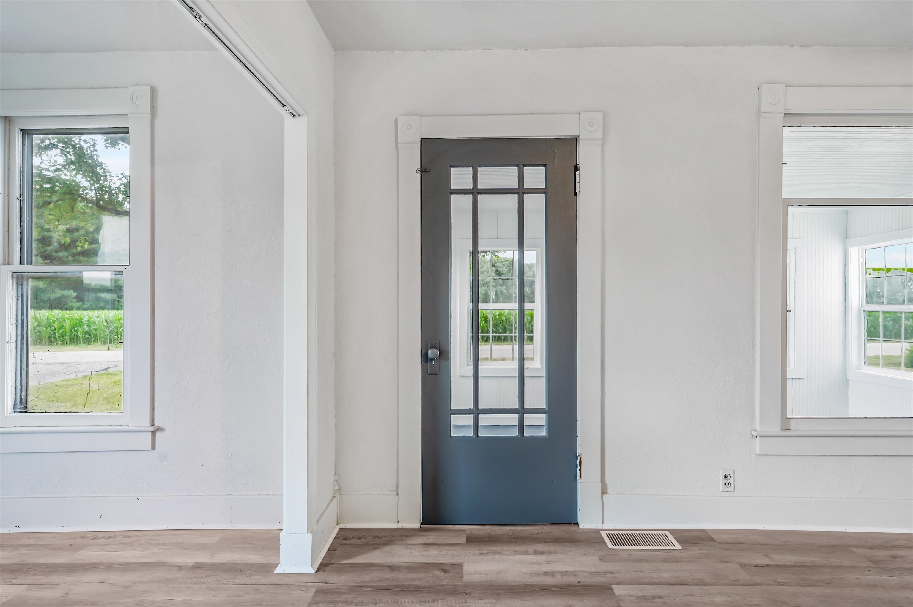 3553 South Country Club Road Warsaw, IN 46580 - Photo 6 of 35 Gallery Image 6
