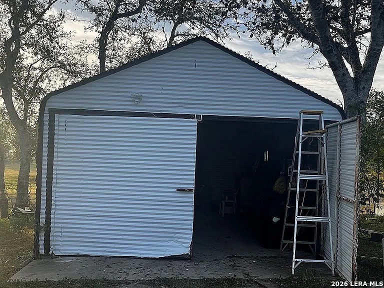 700 Lopez Street George West, TX 78022 - Photo 11 of 11