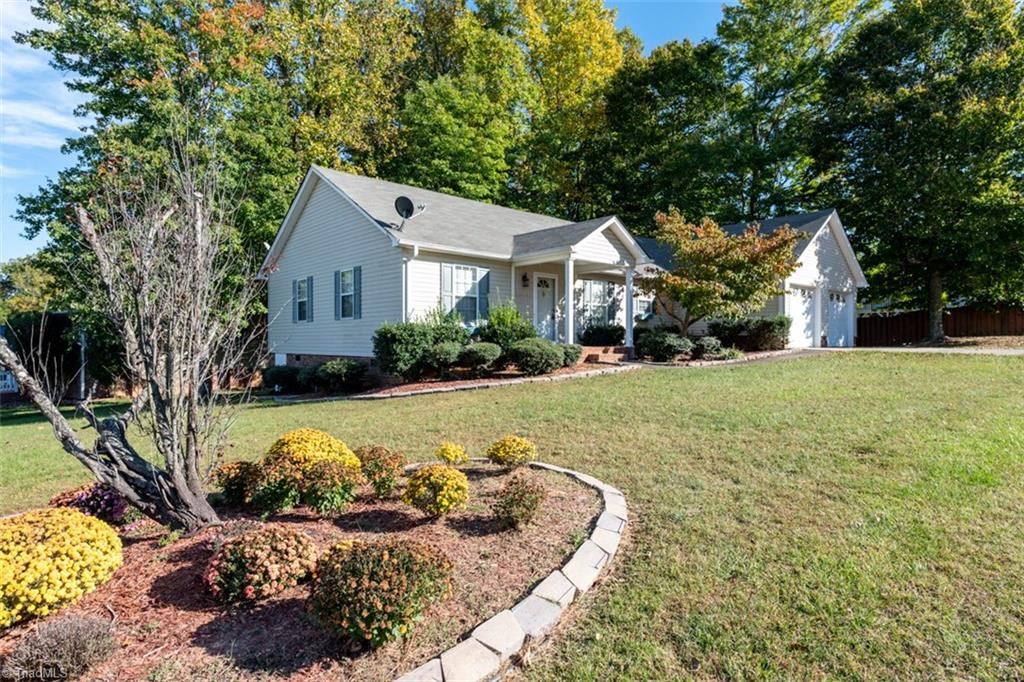 5480 Springhouse Farm Road Winston-Salem, NC 27107 - Photo 2 of 28 Gallery Image 2