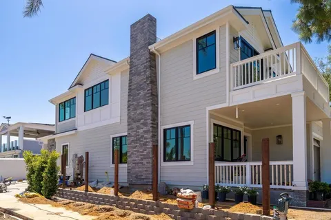 $3,750,000 | 305 J Avenue, Coronado, CA 92118