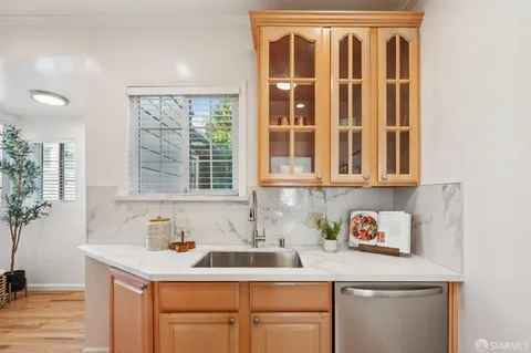 $928,000 | 180 Ocean Avenue, San Francisco, CA 94112