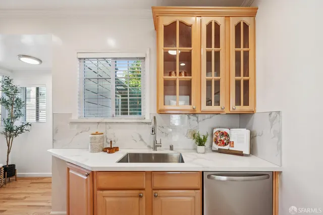 $928,000 | 180 Ocean Avenue, San Francisco, CA 94112