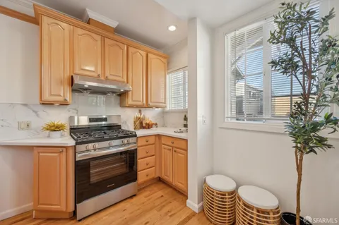 $928,000 | 180 Ocean Avenue, San Francisco, CA 94112