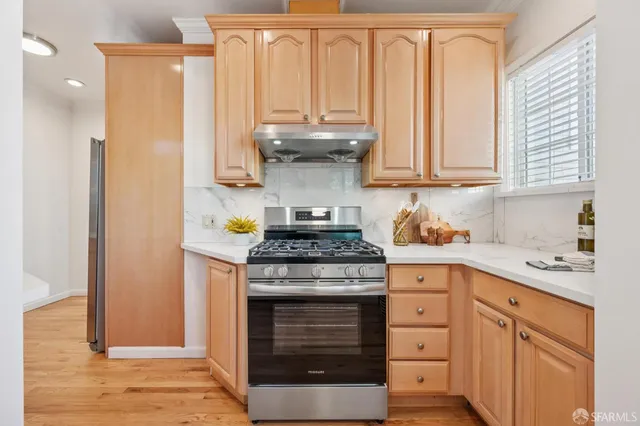 $928,000 | 180 Ocean Avenue, San Francisco, CA 94112