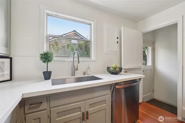 $995,000 | 819 Northwest 80th Street, Seattle, WA 98117