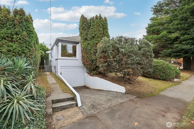 $995,000 | 819 Northwest 80th Street, Seattle, WA 98117