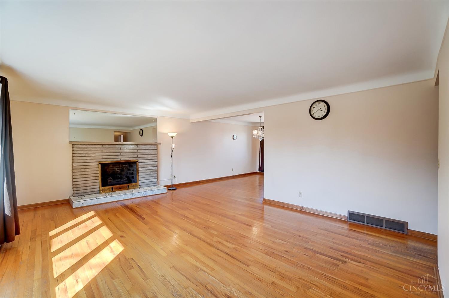 7914 Cheviot Road Cincinnati, OH 45239 - Photo 5 of 52