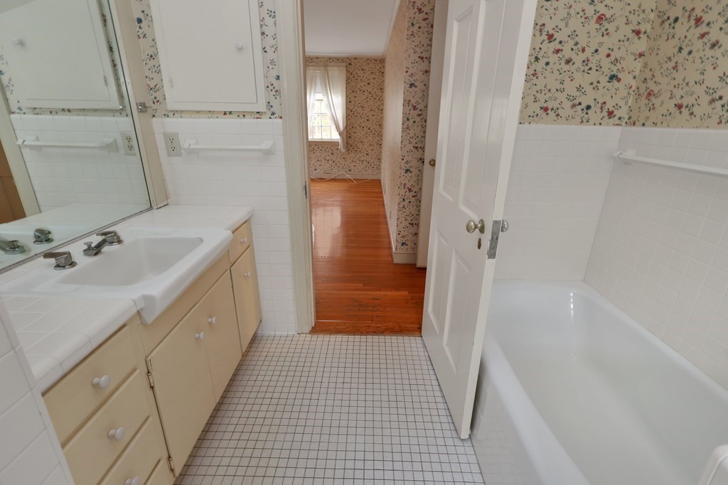 169 Braemoor Road Brockton, MA 02301 - Photo 26 of 42