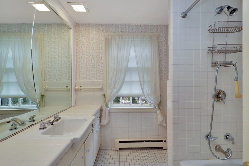 169 Braemoor Road Brockton, MA 02301 - Photo 30 of 42