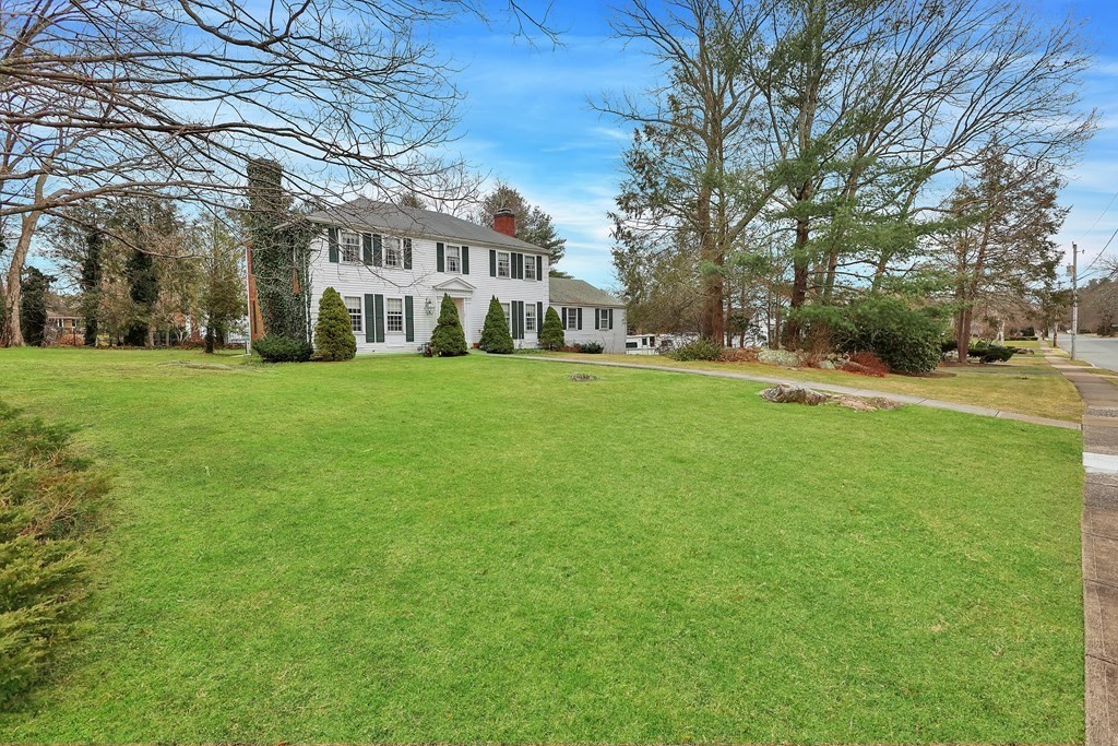 169 Braemoor Road Brockton, MA 02301 - Photo 3 of 42