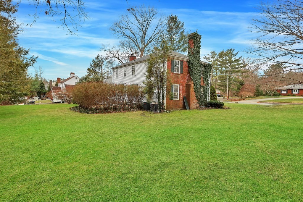 169 Braemoor Road Brockton, MA 02301 - Photo 5 of 42