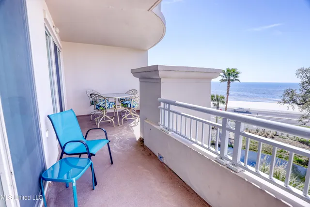 $334,000 | 2228 Beach Drive, Unit 306, Gulfport, MS 39507