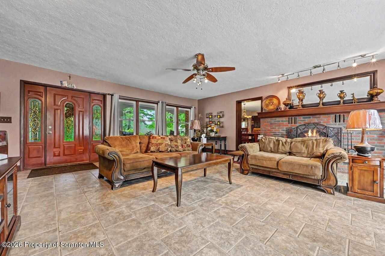1000 Layton Road Clarks Summit, PA 18411 - Photo 10 of 55 Living Room