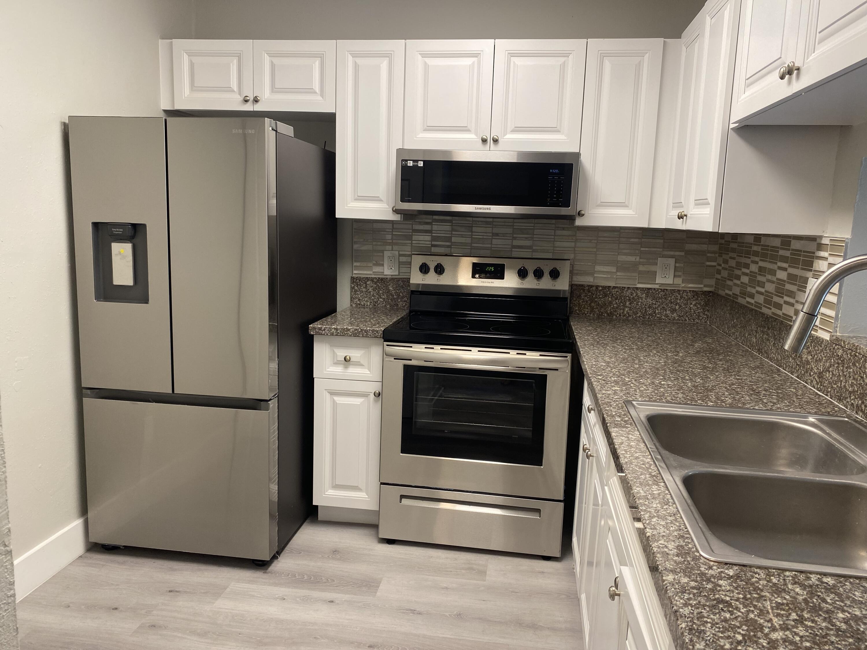 11432 Northwest 43rd Street, Unit TOP RIGHT Coral Springs, FL 33065 - Photo 6 of 30 IMG_3312