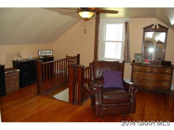 356 Lofton Road Raphine, VA 24472 - Photo 13 of 36 a view of a livingroom with furniture