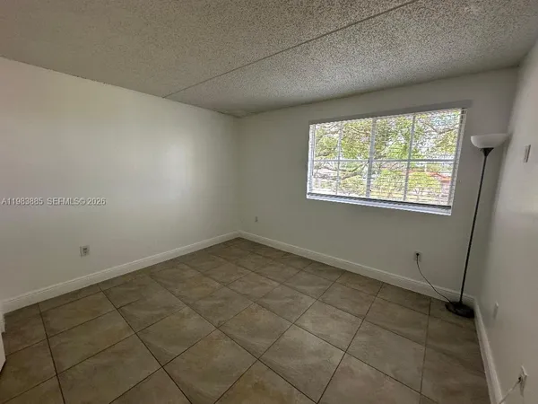 $2,300 | 6115 Northwest 186th Street, Unit 202, Hialeah, FL 33015