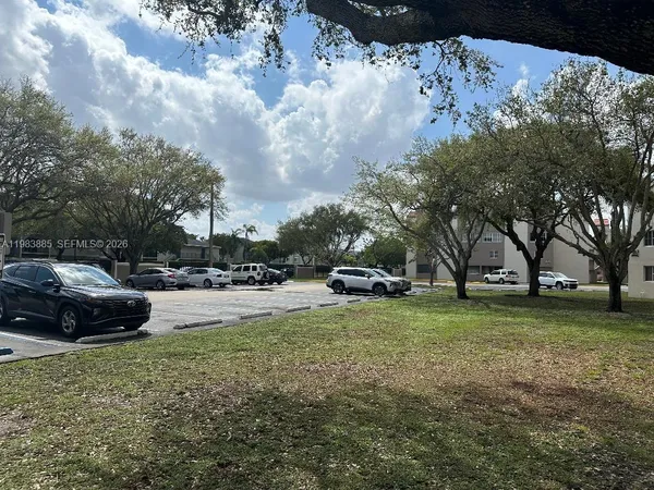 $2,300 | 6115 Northwest 186th Street, Unit 202, Hialeah, FL 33015