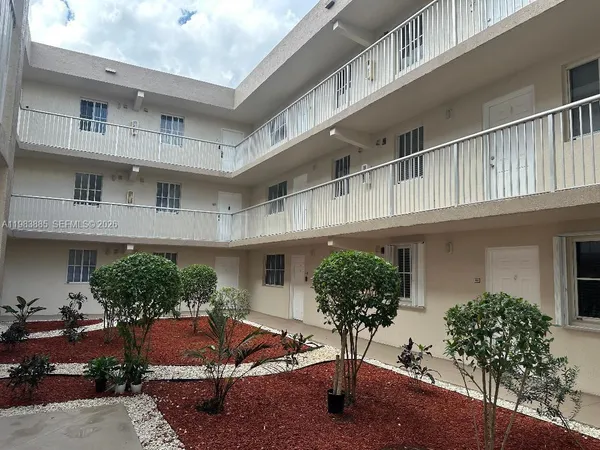$2,300 | 6115 Northwest 186th Street, Unit 202, Hialeah, FL 33015