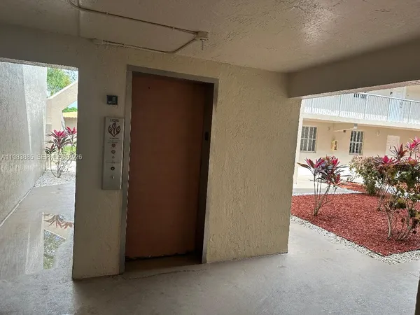 $2,300 | 6115 Northwest 186th Street, Unit 202, Hialeah, FL 33015