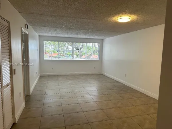 $2,300 | 6115 Northwest 186th Street, Unit 202, Hialeah, FL 33015