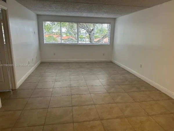 $2,300 | 6115 Northwest 186th Street, Unit 202, Hialeah, FL 33015
