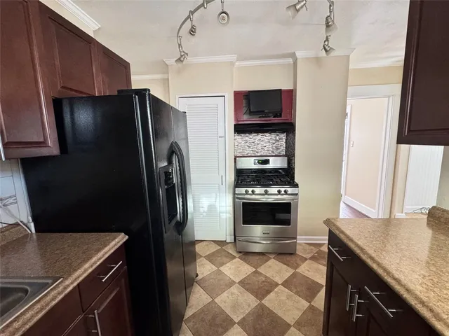 $1,800 | 66 Cook Street, Johnson City, NY 13790