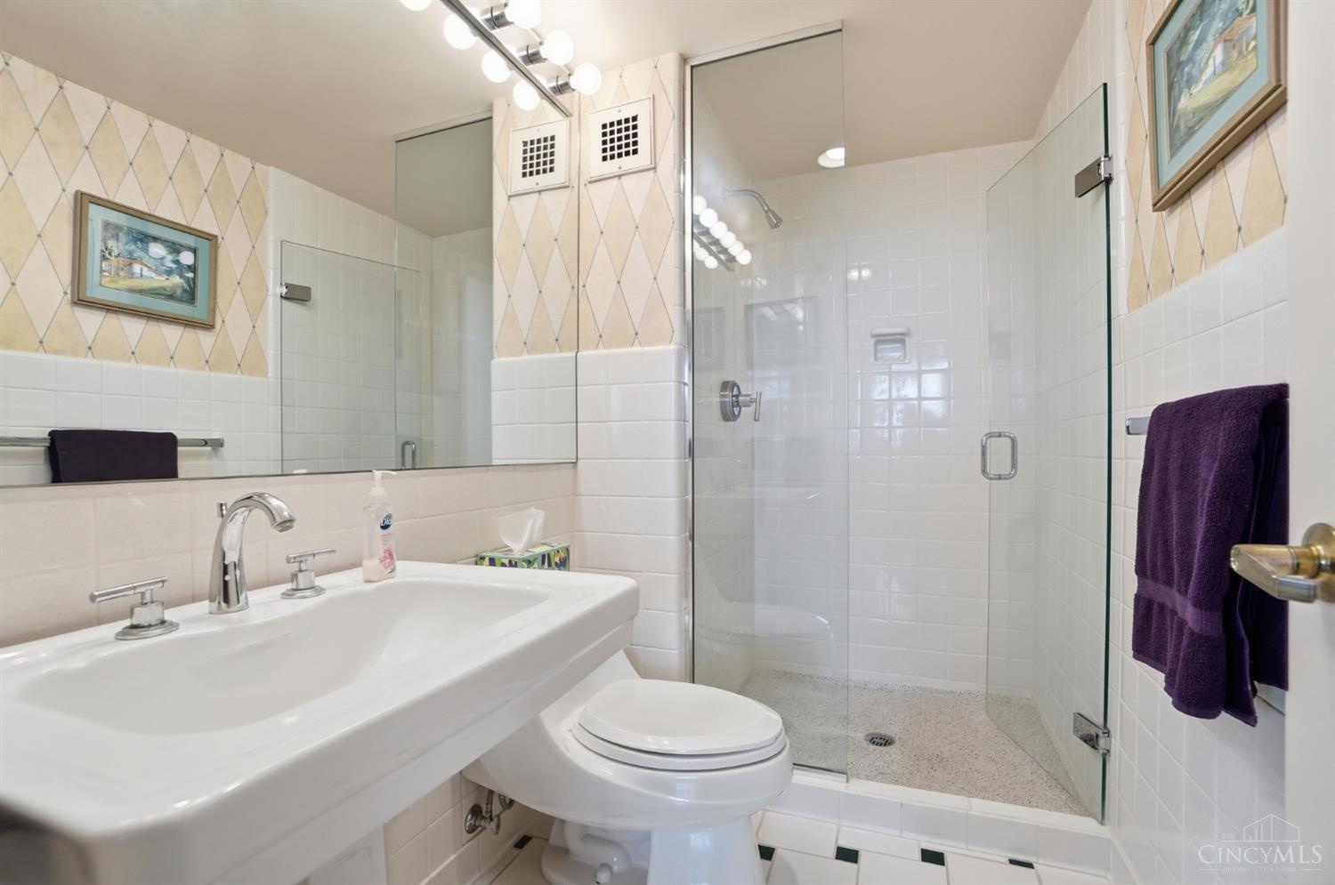 2324 Madison Road, Unit 1502 Cincinnati, OH 45208 - Photo 21 of 41
