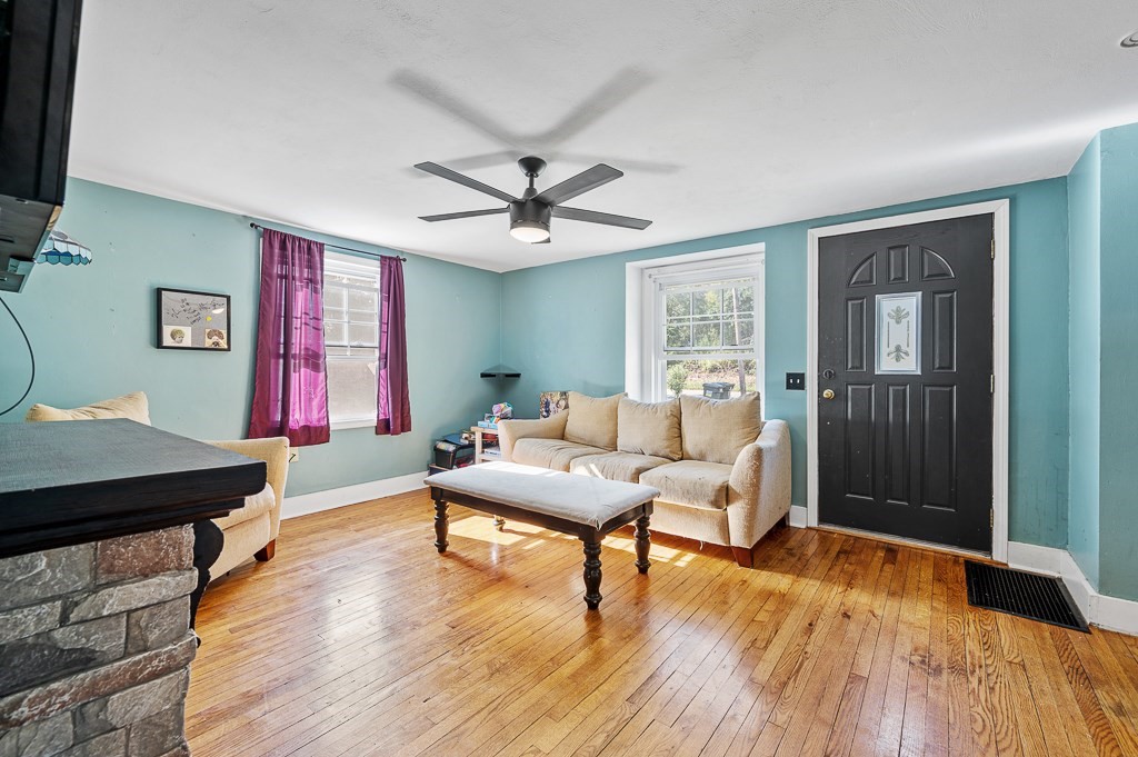 154 Southbridge Road Dudley, MA 01571 - Photo 3 of 27 Gallery Image 3