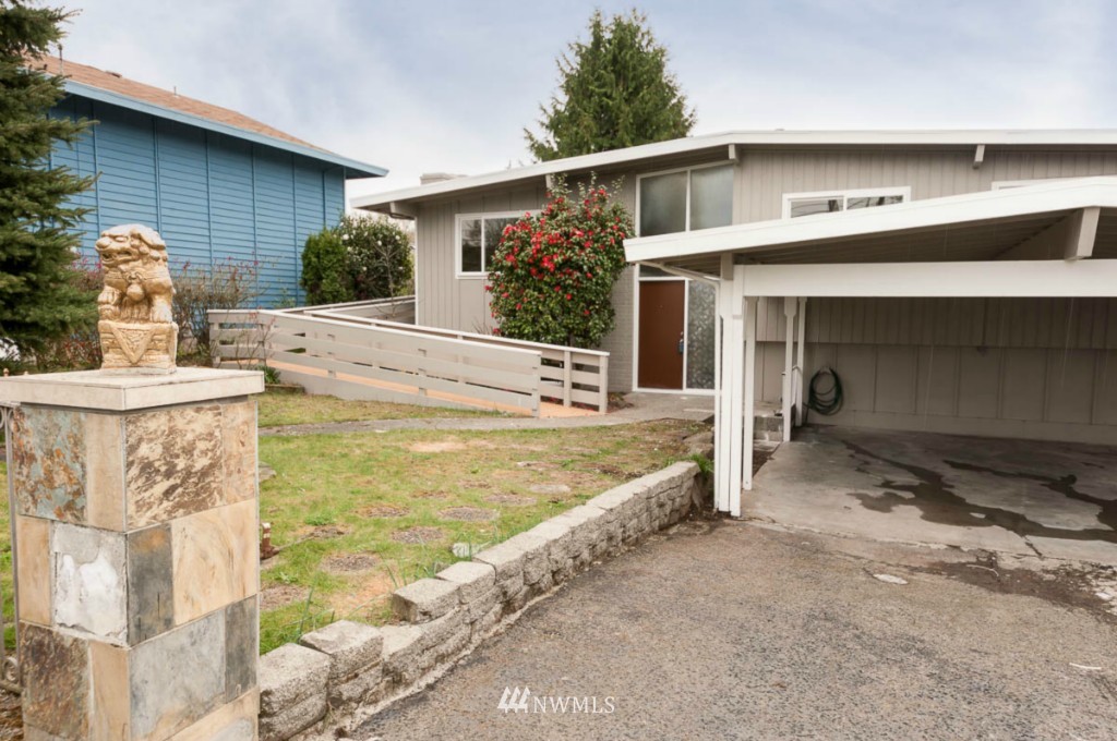 5223 South Roxbury Street Seattle, WA 98118 - Photo 1 of 20 Gallery Image 1