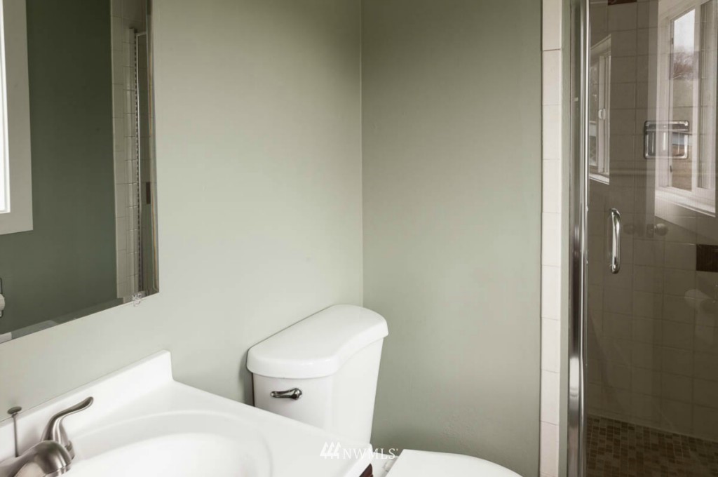 5223 South Roxbury Street Seattle, WA 98118 - Photo 12 of 20 Gallery Image 12