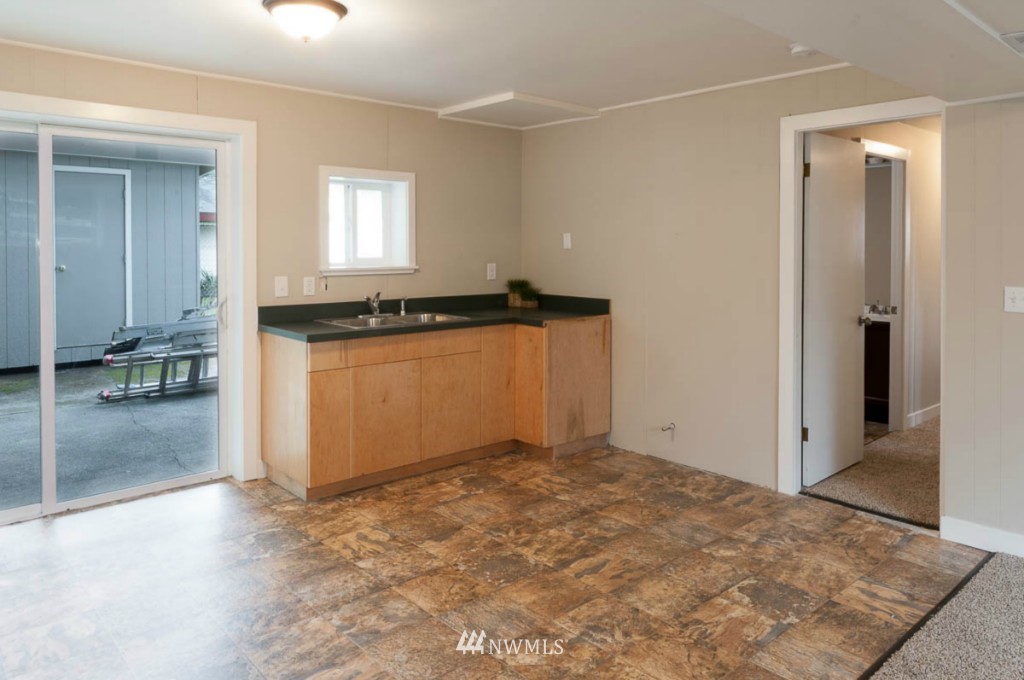 5223 South Roxbury Street Seattle, WA 98118 - Photo 17 of 20 Gallery Image 17