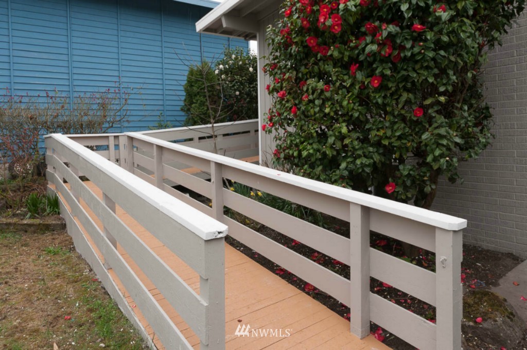 5223 South Roxbury Street Seattle, WA 98118 - Photo 19 of 20 Gallery Image 19