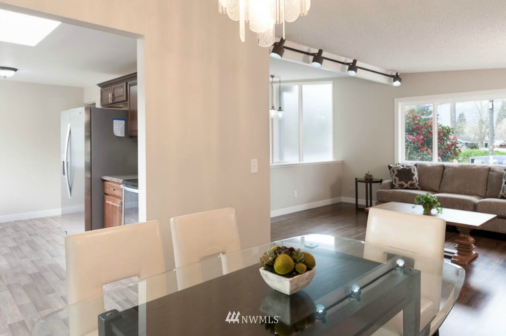 5223 South Roxbury Street Seattle, WA 98118 - Photo 4 of 20 Gallery Image 4