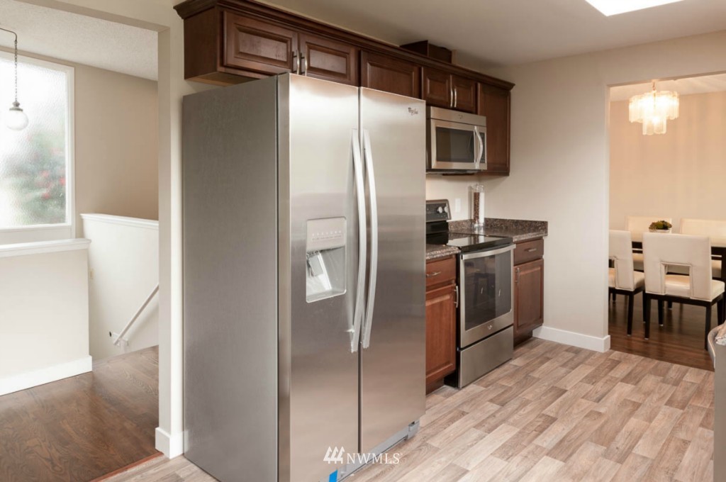 5223 South Roxbury Street Seattle, WA 98118 - Photo 5 of 20 Gallery Image 5