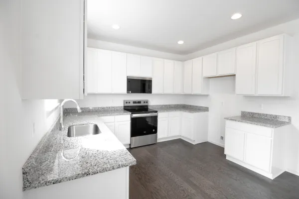 $479,900 | 17143 Coral Gables Avenue, Southfield, MI 48076