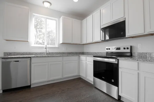 $479,900 | 17143 Coral Gables Avenue, Southfield, MI 48076